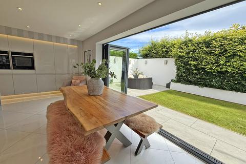 4 bedroom barn conversion for sale, East Park Road, SCARBOROUGH YO13