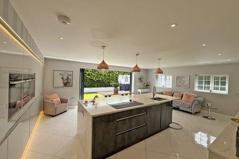 4 bedroom barn conversion for sale, East Park Road, SCARBOROUGH YO13