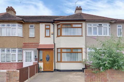 Pinewood Avenue, Rainham RM13
