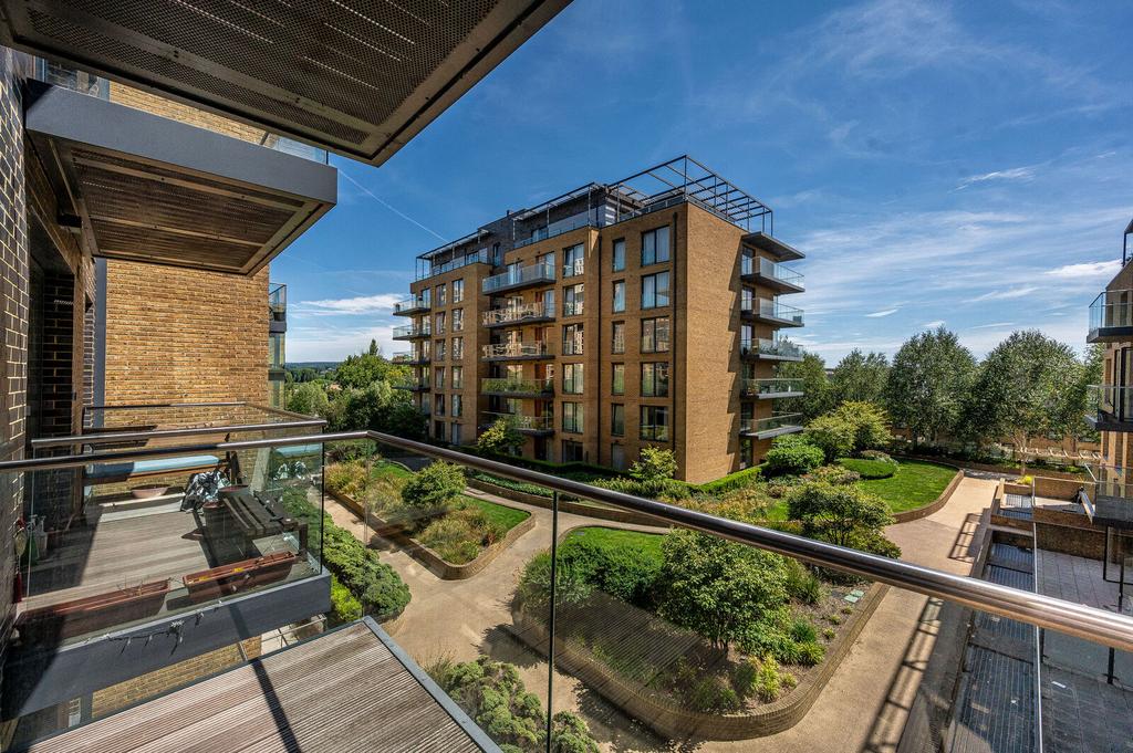 Apartment in London - View 3