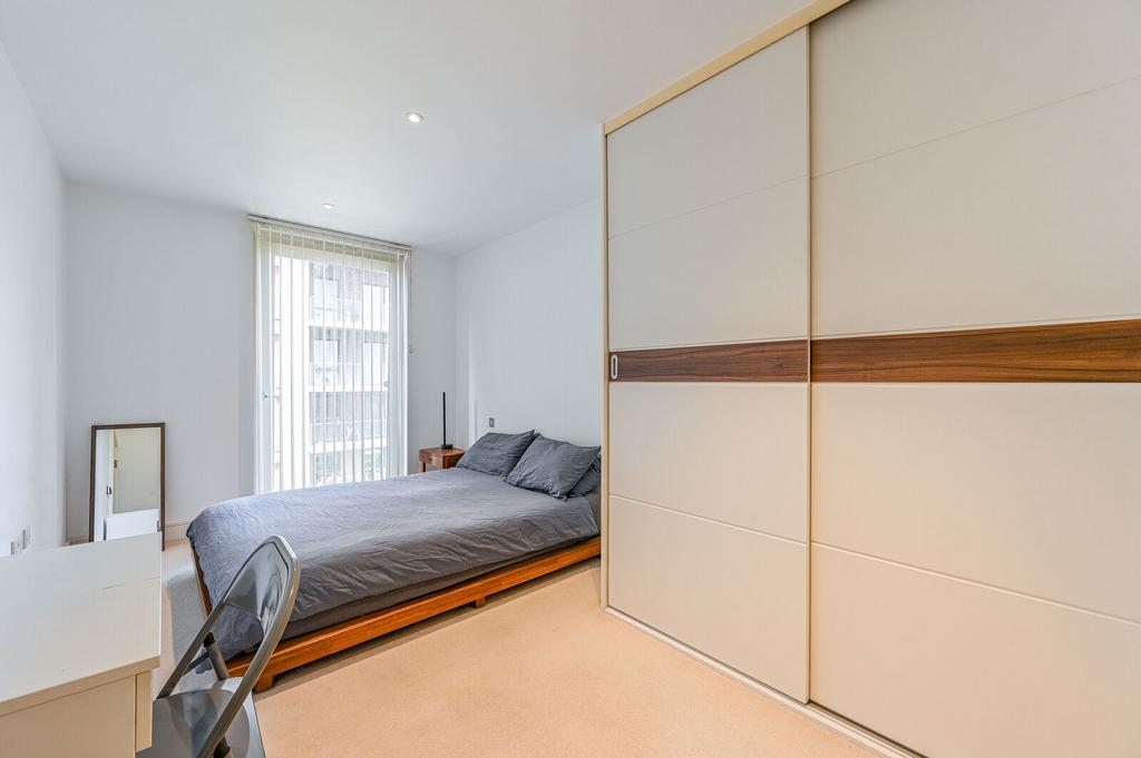 Apartment in London - View 5