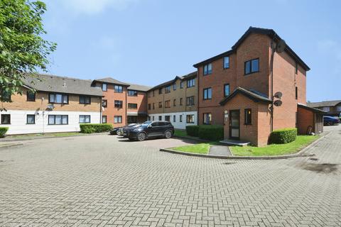 Studio for sale, Parrotts Field, Hoddesdon
