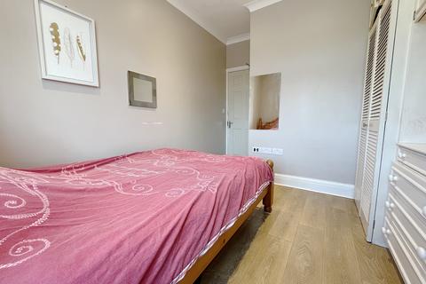 1 bedroom in a house share to rent, Great West Road, Hounslow, TW5