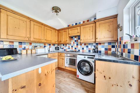 undefined, Commonside East, Mitcham CR4
