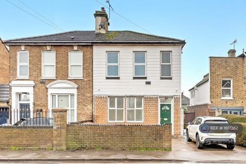 4 bedroom semi-detached house to rent, Stanwell Road, Ashford, TW15