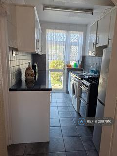 3 bedroom terraced house to rent, Stanley Avenue, Dagenham, RM8