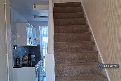 3 bedroom terraced house to rent, Stanley Avenue, Dagenham, RM8