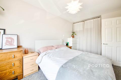 2 bedroom flat to rent, Ashville Road, London, E11