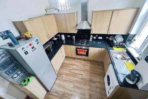 2 bedroom terraced house for sale, Lilly Street, Heaton