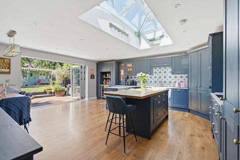 3 bedroom semi-detached house for sale, Queens Close, Ascot
