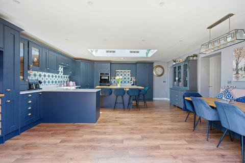 3 bedroom semi-detached house for sale, Queens Close, Ascot