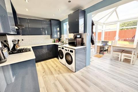 3 bedroom semi-detached house for sale, Cumbrian Way, Loughborough LE12