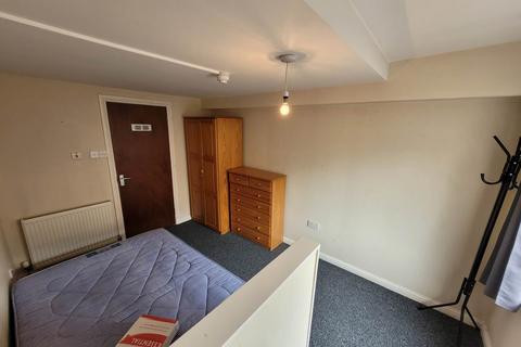 4 bedroom house to rent, 81 Blackness Road, ,