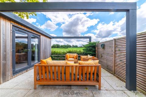 4 bedroom semi-detached house for sale, Fleming Way, Tonbridge