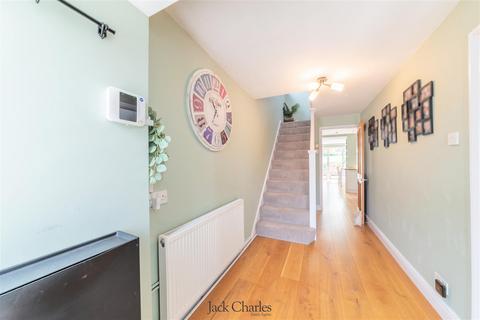 4 bedroom semi-detached house for sale, Fleming Way, Tonbridge