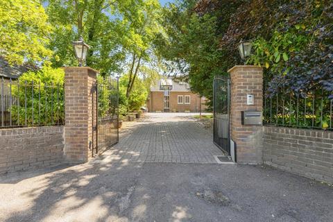 5 bedroom detached house for sale, Norwich Road, Attleborough, Norfolk, NR17