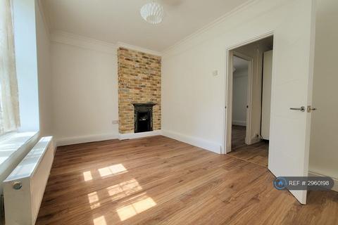 2 bedroom flat to rent, Pembury Road, London, E5