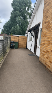 2 bedroom bungalow to rent, Winslow Drive, Wigston LE18