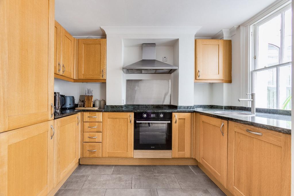 Apartment in Surrey - View 4