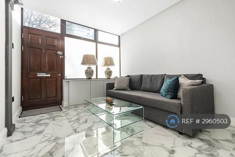 3 bedroom semi-detached house to rent, Glenthorne Road, Hammersmith, London, W6