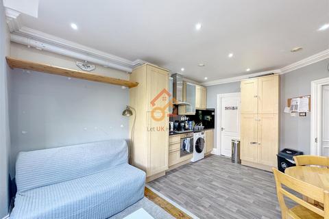 1 bedroom flat to rent, 80 Tollington Park, London, N4