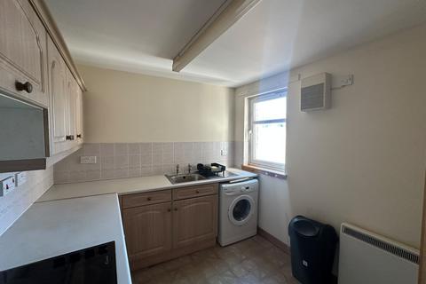 2 bedroom flat to rent, 214c, South Street, Perth, PH2 8NY