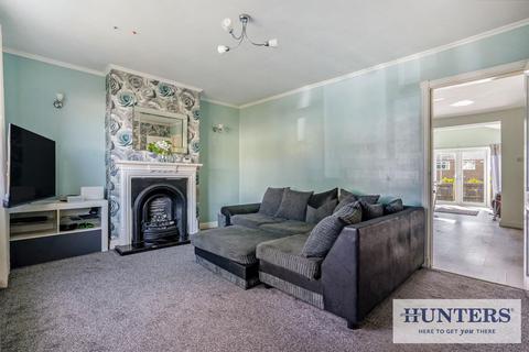 3 bedroom terraced house for sale, Westfield Avenue, Yeadon, Leeds