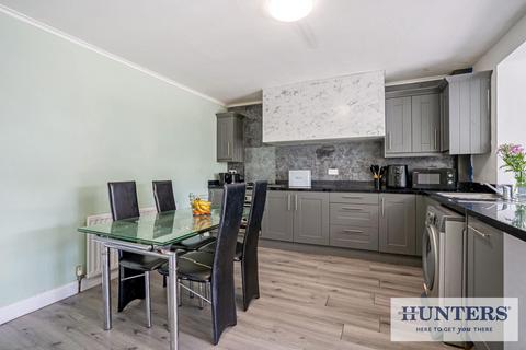 3 bedroom terraced house for sale, Westfield Avenue, Yeadon, Leeds