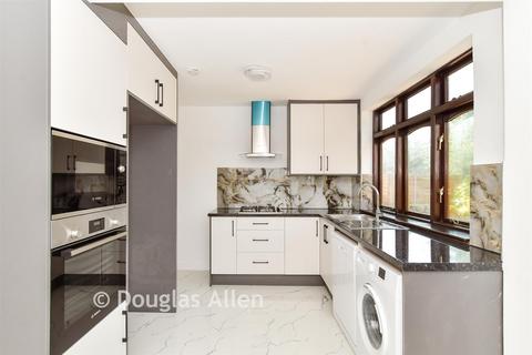 4 bedroom semi-detached house for sale, Lakeside Avenue, Ilford IG4