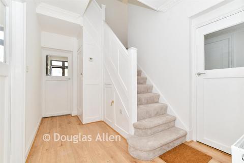 4 bedroom semi-detached house for sale, Lakeside Avenue, Ilford IG4