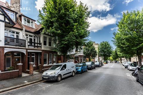 Studio to rent, York Avenue, Hove
