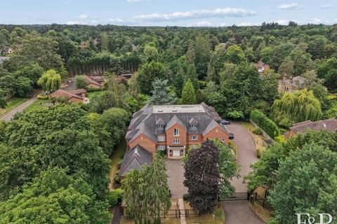 2 bedroom apartment for sale, Charters Road, Sunningdale
