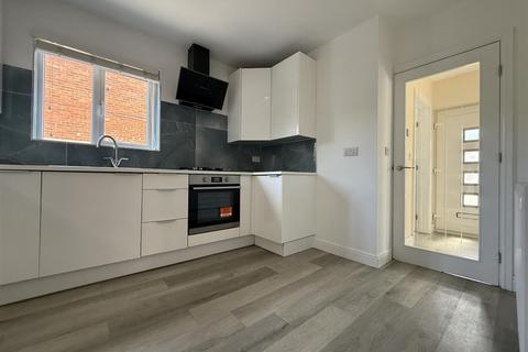 3 bedroom semi-detached house for sale, Holmden Avenue, Wigston LE18