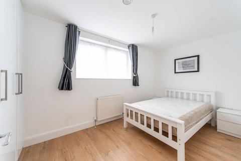 2 bedroom flat to rent, Crawford Avenue, Wembley, HA0