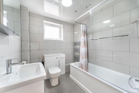 2 bedroom flat to rent, Crawford Avenue, Wembley, HA0