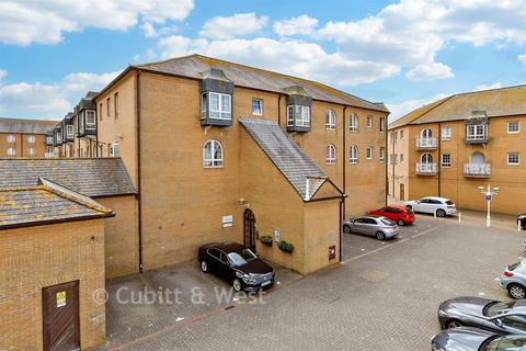 1 bedroom apartment for sale, Starboard Court, Brighton BN2