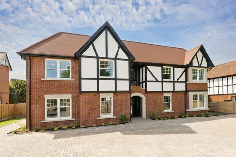 2 bedroom apartment for sale, Beauchamp Road, East Molesey, KT8