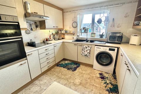 2 bedroom flat for sale, Trevarthian Road, St. Austell