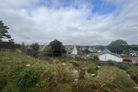 4 bedroom property with land for sale, Building Plot - Beach Road