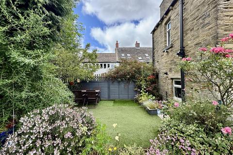 3 bedroom terraced house for sale, Town End, Almondbury, Huddersfield, HD5 8NW