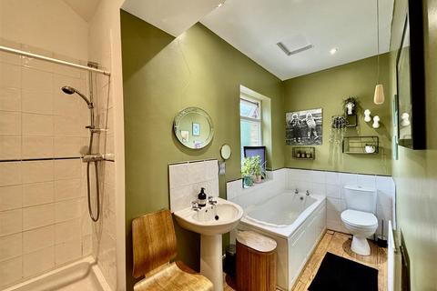 3 bedroom terraced house for sale, Town End, Almondbury, Huddersfield, HD5 8NW
