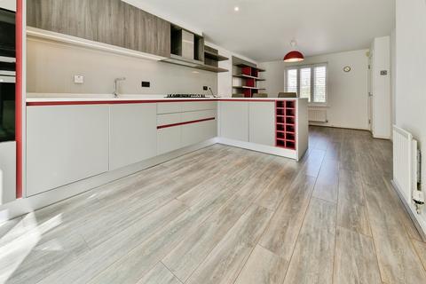 3 bedroom townhouse for sale, Heronslee, Shefford