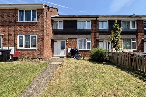 3 bedroom terraced house for sale, Wren Close, Melton Mowbray, LE13
