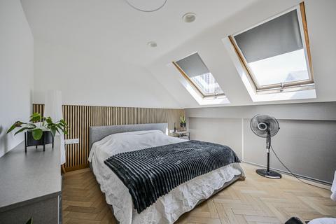 4 bedroom house for sale, Glen Mews, Walthamstow, London, E17