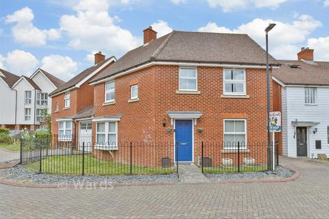 3 bedroom link detached house for sale, Bergamot Close, Sittingbourne, Kent