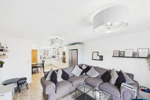 3 bedroom townhouse for sale, Lamberton Drive, Wrexham LL11