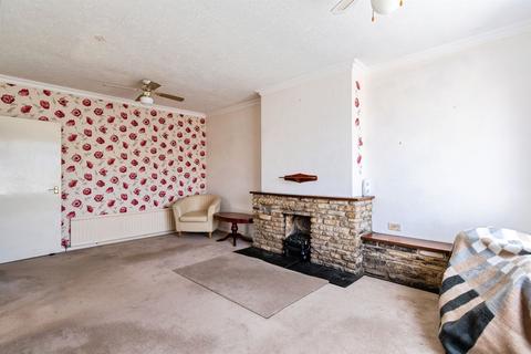 2 bedroom detached bungalow for sale, Savernake Avenue, Melksham