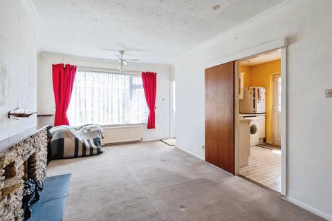 2 bedroom detached bungalow for sale, Savernake Avenue, Melksham