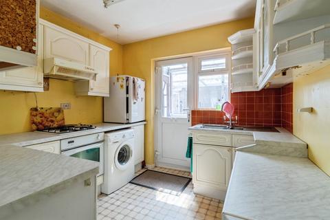 2 bedroom detached bungalow for sale, Savernake Avenue, Melksham