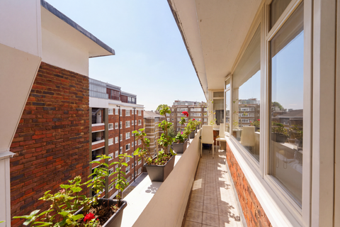 3 bedroom apartment for sale, Bentinck Close, 76-82 Prince Albert Road, St John's Wood, London, NW8